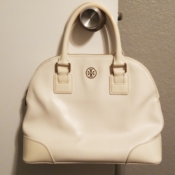 Tory Burch Handbags - Tory Burch Robinson Dome Satchel